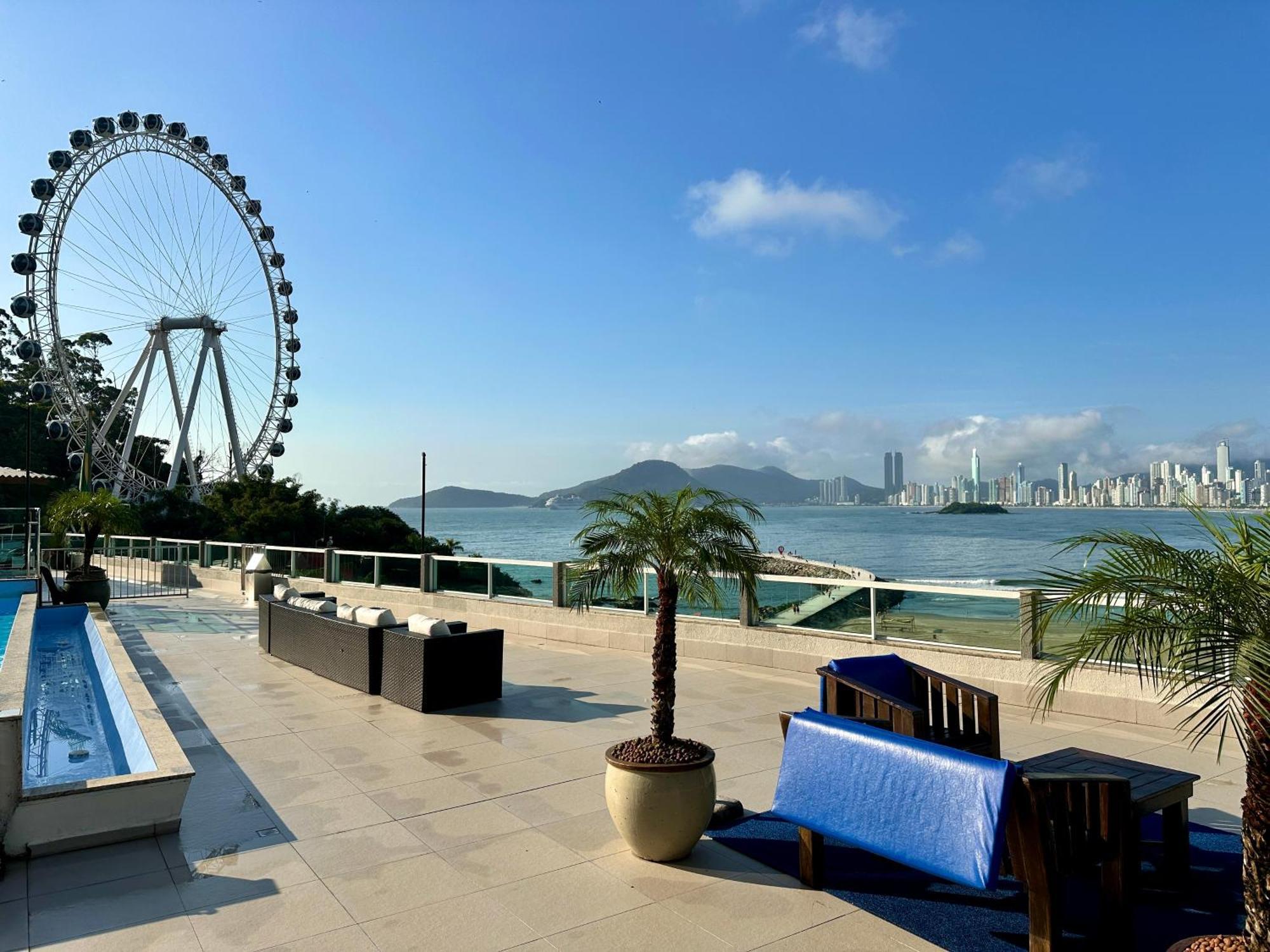 Roda Gigante, Garagem E Piscina Balneário Camboriú 外观 照片