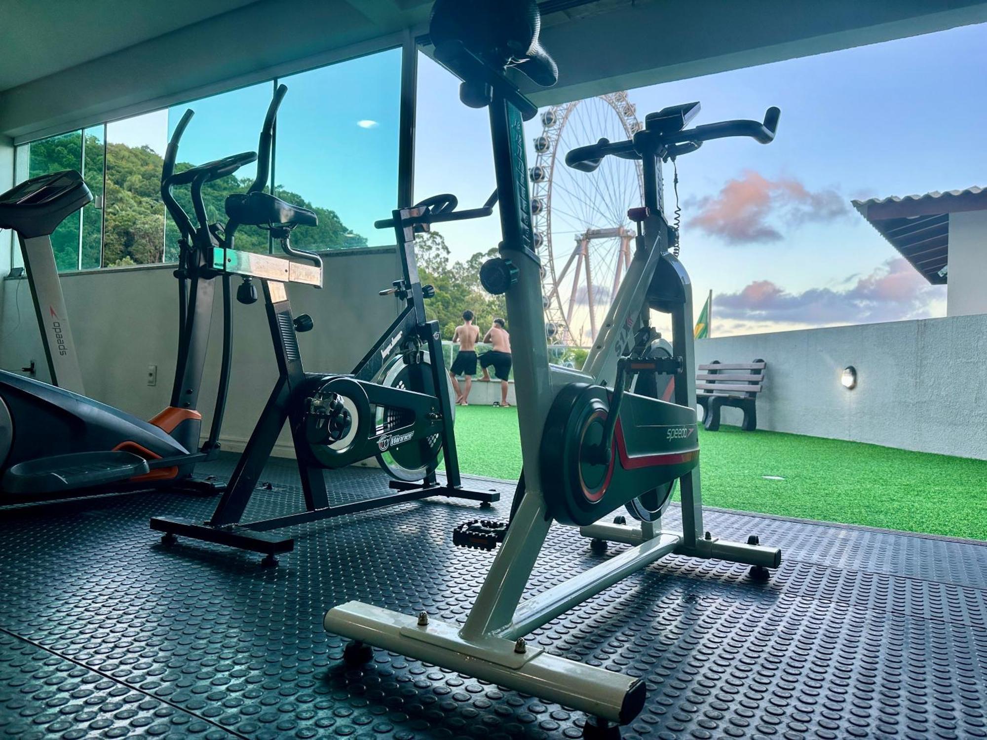 Roda Gigante, Garagem E Piscina Balneário Camboriú 外观 照片